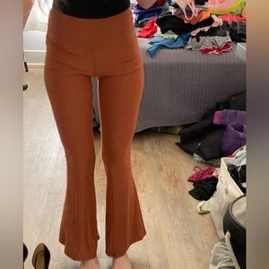 Brown/burgundy yoga pants stretchy
